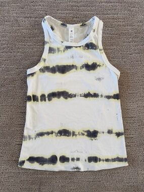 lululemon athletica White Tank Top with Gray and Yellow Tie-Dye Sz 2